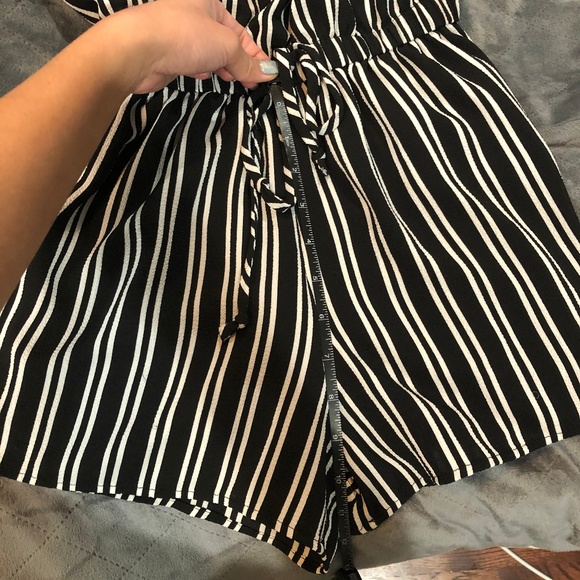 Off Shoulder Striped Romper - Picture 4 of 6